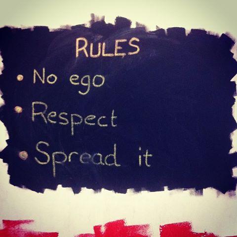 P.s. Nämä salin seinällä olevat säännöt pätevät kyllä myös muuhunkin elämään! Ei egoa, kunnioitusta, ja jos on kliffaa, niin laita kiertämään!